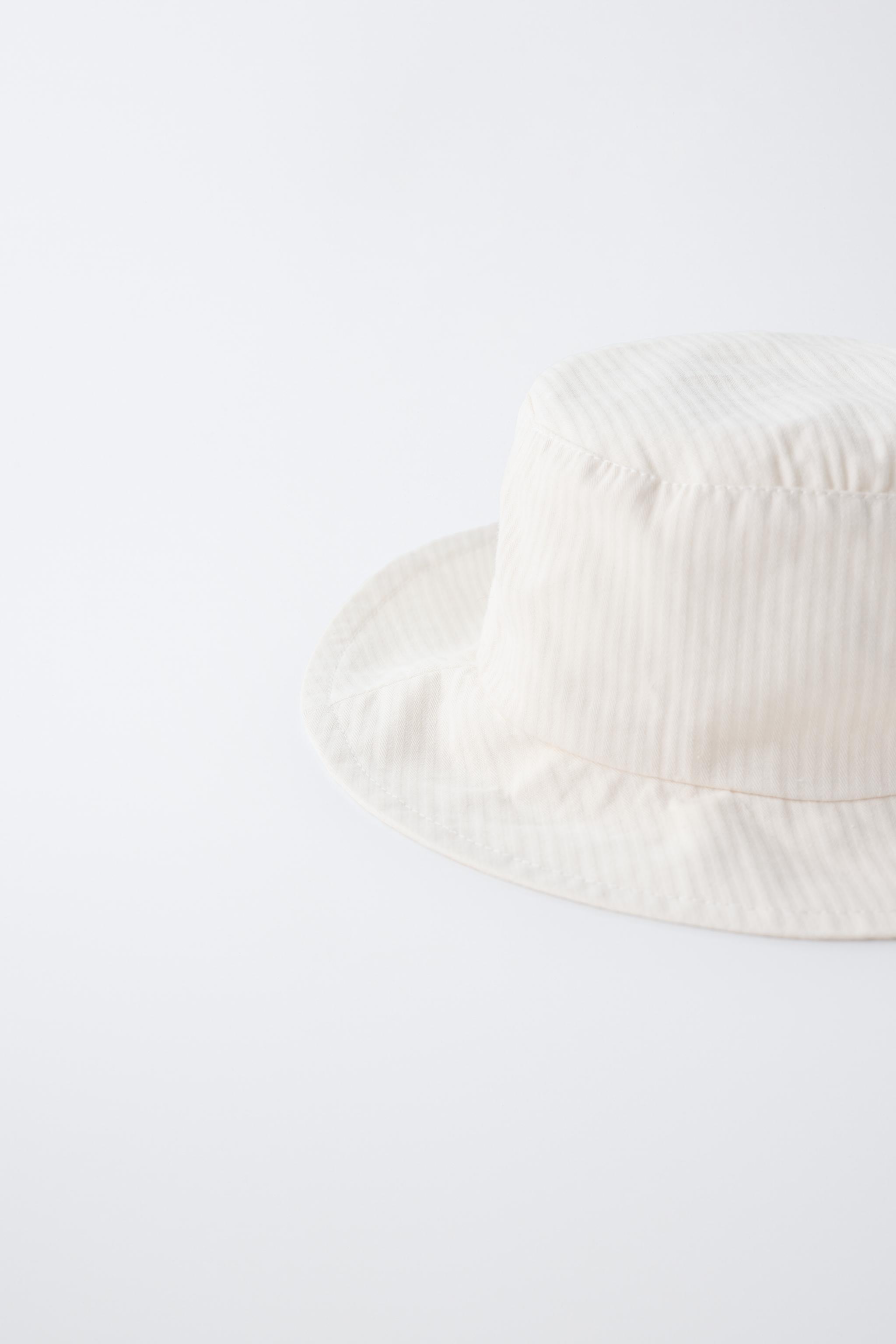 BUCKET HAT
